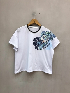 Remera con Cuello Nuevas Estampas - tienda online