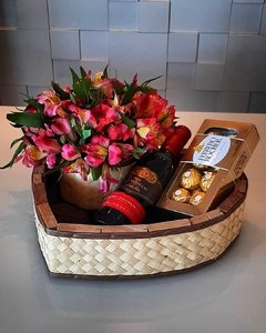 Caixa Coração de Astromélias, Vinho e Ferrero Rocher