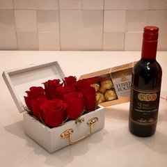 Baú de Rosas com Vinho e Ferrero Rocher
