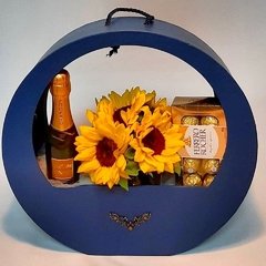 Caixa Luxo com Girassol, Ferrero Rocher e Chandon Baby