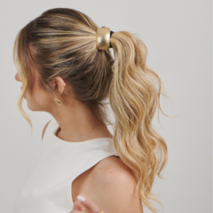 ELÁSTICO SCRUNCHIE MARTELADO DOURADO - Bijoux Maysa Úrsula