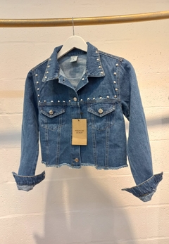 Campera de jean Premium Denim "EMILY" con tachas J22605