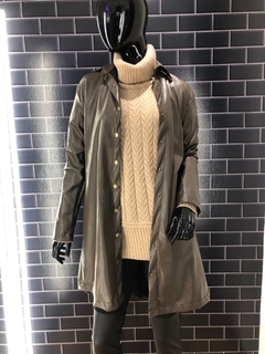 Saco Trench “Paula Pas” engomado - Siempre al Top Cipolletti