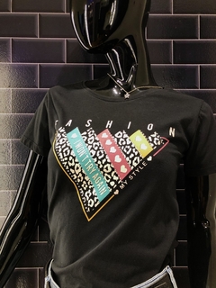 Remera estampada "Fashion" strass - comprar online