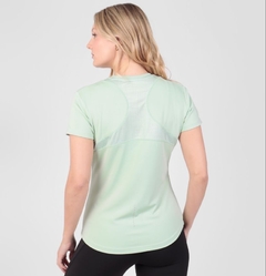 Polera deportiva secado rápido Talla L en internet