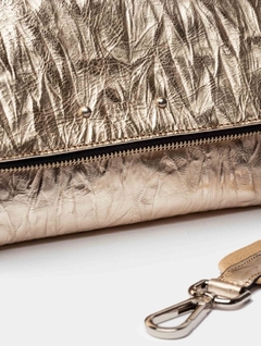 Cartera dorada de cuero - comprar online