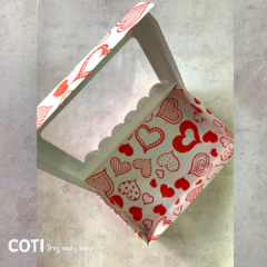 Caja corazones rojos con visor ondas 18x11cm x1 - comprar online