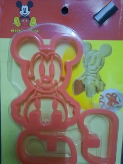 Cortante Plástico Mickey cuerpo entero