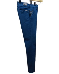 13017-000 PANTALON CHINO GABARDINA MATARAM SLIM - comprar online