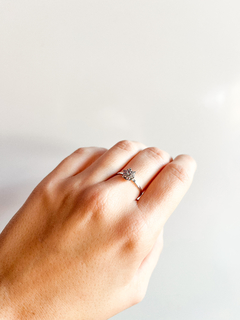 Anillo de oro blanco con cubic