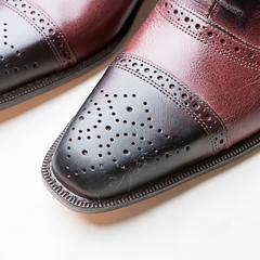 ZAPATOS CUERO BORDO PUNTERA PICADO en internet