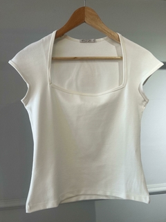 Blusa com Decote Quadrado