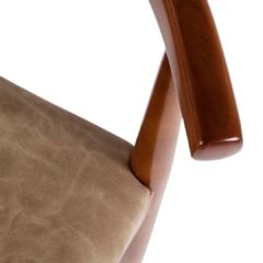 Cadeira Elbow Chair na internet