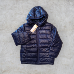 Campera ultraliviana azul marino