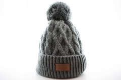 Gorro de lana con pompón