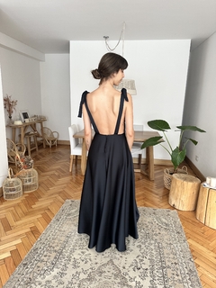 Vestido Justina negro suave (seda doble) en internet