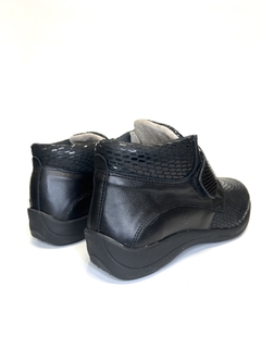 Bota de cuero con abrojo Keady (6896) - Calzados Miguel Angel - Zapatos de cuero
