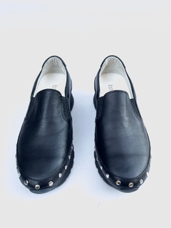 Pancha de cuero con tachas Barbieri (16-26) - Calzados Miguel Angel - Zapatos de cuero