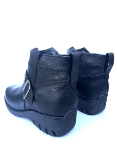 Bota de cuero con tachas Gravagna (970) - Calzados Miguel Angel - Zapatos de cuero