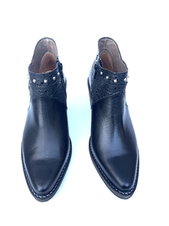 Bota de cuero con tachas Madero (8506) - Calzados Miguel Angel - Zapatos de cuero