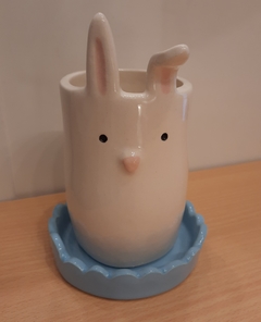 Maceta Conejo color crudo con plato nube de color - tienda online