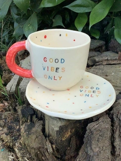 Juego Taza bombe + Plato "good vibes only" - comprar online
