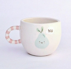 Taza redonda fruta con carita y asa a rayas