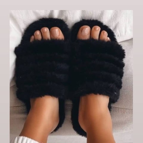 Pantuflas Peluche Negro