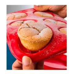 Molde Silicona Goma Horno Muffins Cupcakes X12 Reposteria - comprar online