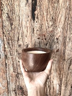 Vela de soja en cono de madera