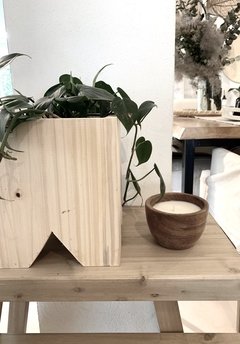 Vela de soja en cono de madera en internet