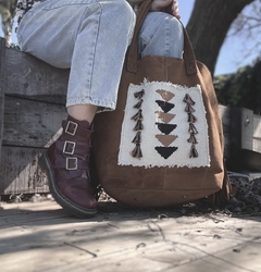 Cartera Peregrina en Gamuza Marron