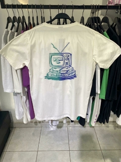 Remera TV off white