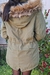 Parka de mujer en gabardina gamuzada con capucha desmontable.