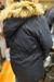 Parka de mujer en gabardina gamuzada con capucha desmontable.