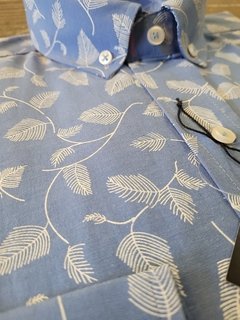 Camisa YSL clásica estampada en internet