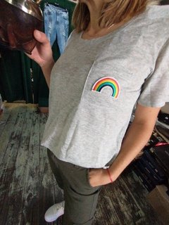 Remera arco iris GB en internet