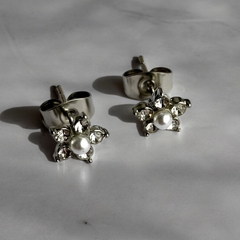 aros flor strass + perla - Las Moiras Accesorios