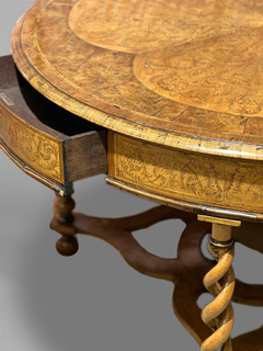 Mesa de juego Italiana con marqueterie y patas salomónicas, Siglo XVIII en internet