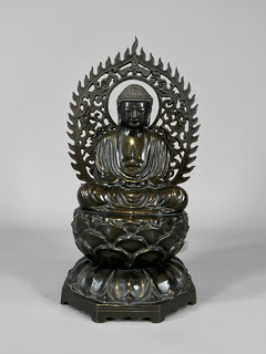 Escultura Buda en bronce empavonado con coronamiento