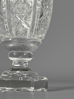 Anfora de cristal Francés tallado y facetado en internet
