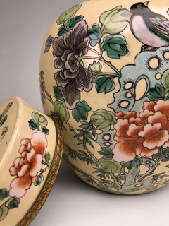 Potiche porcelana China con bronce Ormolu en internet