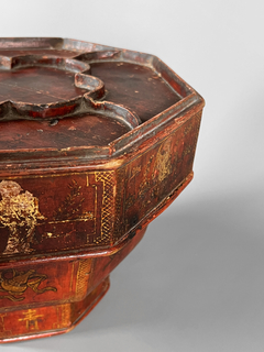 Pieza China en madera tallada, laqueada y dorada - Mayflower