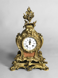 Reloj de apoyo Francés estilo Louis XV con bronce ormolú