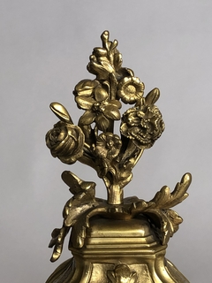 Imagen de Reloj de apoyo Francés estilo Louis XV con bronce ormolú