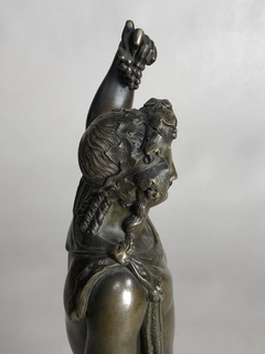 Escultura Francesa en bronce con base de mármol Siglo XVIII - comprar online