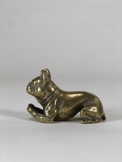 Perro en bronce