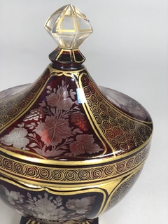 Ánfora Paul Revere en cristal de Bohemia color rubi y dorado