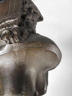 Bustos en bronce cincelado con pedestal - comprar online
