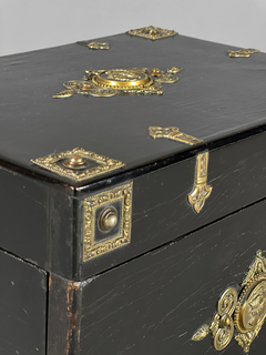 Caja licorera época Victoriana en madera ebonizada y bronce - tienda online